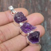 Neapdorotas ametisto brangakmenis Rankų darbo 925 svarų sterlingų sidabro papuošalo pakabukas Padėkos dienai 2.17 Inches violetinė