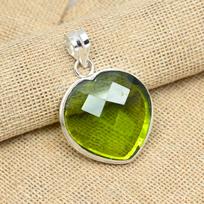Wonderful Peridot Gemstone Handmade Solid 925 Sterling Silver Jewelry Girls Pendant 1.96 Inches žalia