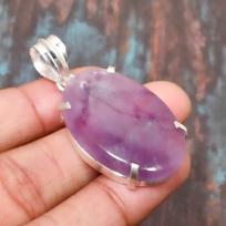 Šalavijo ametisto brangakmenio rankų darbo papuošalas Kietas 925 svarų sterlingų sidabro pakabukas Jai 1.97 Inches violetinė