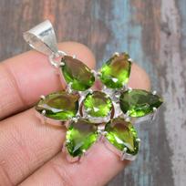Peridoto brangakmenis rankų darbo masyvus 925 prabos sidabro papuošalas pakabukas Padėkos dienai 2.48 Inches žalia