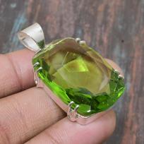 Peridoto brangakmenis 925 svarų sterlingų sidabras Rankų darbo žavus papuošalo pakabukas Jai 1.77 Inches žalia