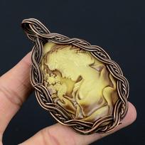 Cameo Dama Išraižytas Veidas Brangakmenis Vario Viela Apvyniotas Rankų Darbo Pakabukas Papuošalas Dovana 3.74 Inches geltona