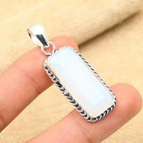 Milky Opal Gemstone Handmade 925 Sterling Silver Jewelry Lovely Pendant For Women 2 Inches balta
