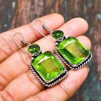 Gražus peridotas, brangakmenis, rankų darbo papuošalai, 925 prabos sidabrinis auskaras 2.00 Inches žalia