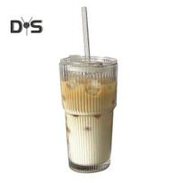 Stiklinė su dangteliu ir šiaudeliu 600 ml Daugkartinio naudojimo stiklinė kavos puodelis lediniams sultims, pienui, arbatai, ledinei kavai Galima plauti indaplovėje Skaidrios geriamojo stiklinės 600ML 1 Set