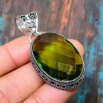 Peridoto brangakmenis 925 prabos sidabras rankų darbo nuostabus papuošalas pakabukas 1.97 Inches žalia