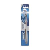 1 Oral-B Cross Action Puikiai valantis dantų šepetėlis