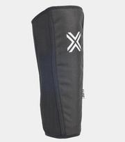 FUSE ALPHA CLASSIC vaikiška blauzdų apsauga, juoda/pilka, M/L