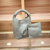 High-end Niche Handbag, Hand-woven, Crossbody, Versatile Bucket for Women and Ladies, One Shoulder