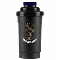 Kevin Levrone Shaker juoda gertuvė / plaktuvė - 600 ml