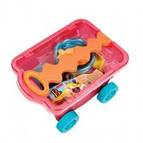 B. TOYS Raudonas karutis su smėlio žaislais