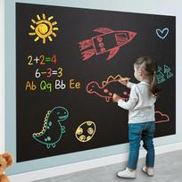 Vienas rulonas lipnios nuimamos kreidinės lentos tapetų iš vinilo, penki spalvoti kreidukai, ilgaamžė sausai valoma tapetų žinučių lenta black(45.01cm x 100.0cm)