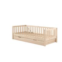 Natūralios spalvos iš pušies masyvo vaikiška lova su lovos grotelėmis 90x200 cm Fritz – Vipack