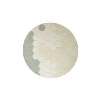 Skalbiamas/rankų darbo iš medvilnės apvalios formos kilimas šviesiai žalios spalvos ø 140 cm Honeycomb Blue Sage – Lorena Canals