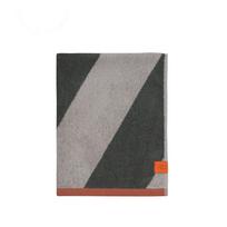 Iš frote audinio iš organiškos medvilnės rankšluosčiai khaki spalvos 2 vnt. 40x55 cm Diagonal – Mette Ditmer Denmark