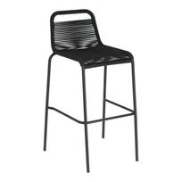 Juoda baro kėdė su plienine konstrukcija Kave Home Glenville, aukštis 74 cm