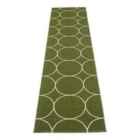 Tamsiai žalios spalvos lauko kilimas 70x300 cm Boo Dark Olive – Pappelina