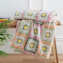 Iš mikropliušo antklodė ir pledas 130x170 cm Crochet Print Cosy – Catherine Lansfield
