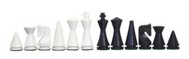 Modernios akacijos medienos šachmatų figūros. Aukštis: 7,6cm., diametras: 2,6cm.