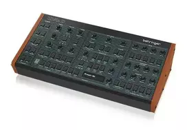 Behringer UB-Xa D Analog Synthesizer