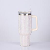 Deimantais inkrustuotas naujas tarpvalstybinis 40oz deimantiniu rankena automobilio puodelio rankena didelės talpos Bingba puodelis vakuuminis puodelis su šiaudeliu 40oz balta