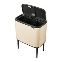 Iš plieno šiukšliadėžė smėlio spalvos rūšiavimui/galima atidaryti palietus 33 l Bo Touch Bin – Brabantia