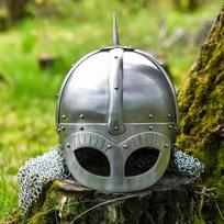 Vikingų šalmas su kario grandiniais šarvais, Viduramžių šarvų replika, LARP rekonstrukcija,