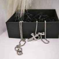 Vyriškas kryželis su ornamentais