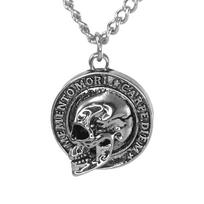 Kaklo papuošalas medalionas Memento mori sidabro spalvos; 2.5cm