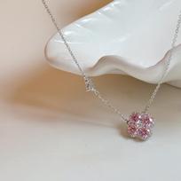 Flower zircon pendant necklace Korean sweet small fresh collarbone chain versatile exquisite high-end jewelry