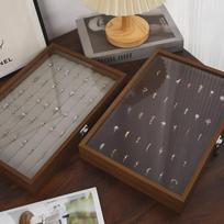 Elegantiška aukštos klasės papuošalų ekspozicinė dėžutė žiedams ir auskarams Rosewood (Gray Horizontal Stripe Ring Box)