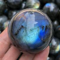 Natūrali vaivorykštinė labradorito sfera 45mm+ Kvarco kristalo rutulys Brangakmenio gydymas 4.5-5cm įvairiaspalvis