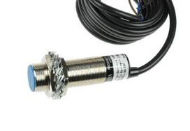 Talpinis jutiklis CM18-3005PC PNP NO/NC 5mm Yumo