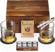 "Mixology" viskio akmenų dovanų rinkinys vyrams, viskio stiklų ir akmenų rinkinys su medine dėžute, 8 granito viskio aušinimo akmenys ir 10 oz stiklinės, viskio mėgėjams, dovanos vyrams, tėčiui, vyrui, vaikinui