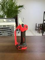 Akumuliatorinis akumuliatorius, 35MM Gartenschere su 2 akumuliatoriais 2000mAh, apeinamasis variklio apėjimas, akumuliatorinis akumuliatorius su rožiniu akumuliatoriumi (ROT)