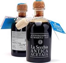 La Secchia balzaminis actas iš Modenos IGP "Trys žvaigždės", brandintas 12 vyšnių šilkmedžio statinėse, vidutinio tirštumo, 250 ml buteliukas su kamštiniu dangteliu, SGN balzaminis actas