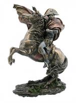 Napoleonas Bonapartas ant žirgo. Aukštis 28cm.