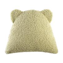 Žalios spalvos iš boucle vaikiška sofos pagalvėlė Bear – Wigiwama