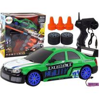 LEAN Toys Nuotoliniu būdu valdomas sportinis automobilis R/ C 1:24 žalias su keičiamais ratais