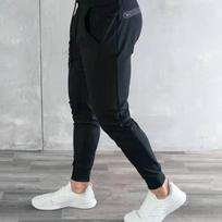 Kelis kišenės turinčios bėgiojimo sportinės kelnės vyrams, skirtos sporto salei, treniruotėms, fitnesui, madingos vyriškos laisvalaikio bėgiojimo kelnės L juoda