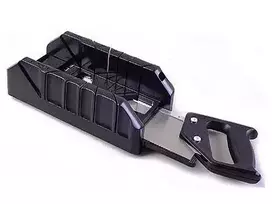 Lovelis kampams pjauti su medžio pjūklu Stanley, 305 mm