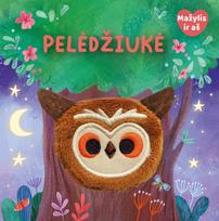 Pelėdžiukė. Su žaisliuku ant piršto