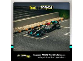 PRE-ORD3R Tarmac Modeliukas 1/64 Mercedes Benz AMG F1 W12 E Performance Las Vegas Grand Prix Launch Party, black/silver