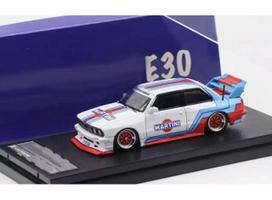 Street Weapon Modeliukas 1/64 BMW E30 *Martini*, white/blue/red