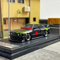 PRE-ORD3R Street Weapon Modeliukas 1/64 BMW E30, black