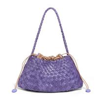 Rankų darbo pinta per petį crossbody rankinė Paprasta kasdienė moteriška rankinė Po pažastimi nešiojama rankinė Madinga pusmėnulio formos minkštos PU odos rankinė violetinė