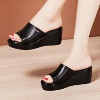 6cm Small Big Size 32-43 Comfortable Thick Bottom Platform Wedges Slippers 2025 Summer Med Heels Soft Leather Slides Office Mom 32 juoda