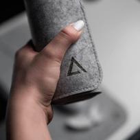 DELTAHUB Minimalistic Desk Mat Small Light Grey (630 x 280 x 3.5mm) (Pilkas) Pelės Kilimėlis