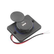 Įleidžiamas žemo profilio automobilinis įkroviklis su ištraukiamu dangčiu: USB-A QC3.0, įėjimas: 12V24V
