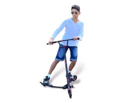 Scooteris, Wiggler, 103x63x110 cm, Juoda